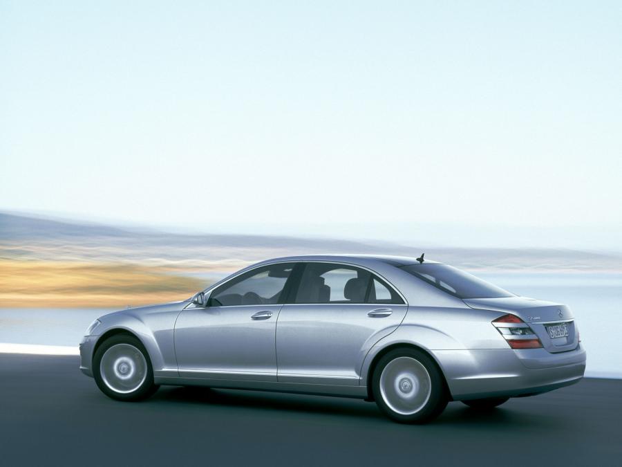  Mercedes-Benz S500 (W221) 2005 года  (фото 14 из 31)